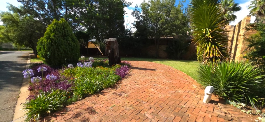 7 Bedroom Property for Sale in Wilkoppies North West